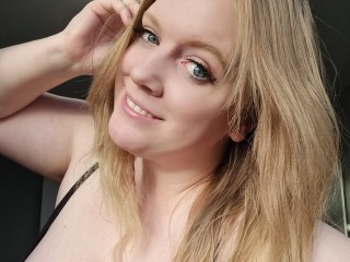 Scott and Toni get Lou on their dicks - PornDig.com