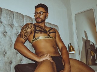 He loves to play by himself and cum hard - PornDig.com